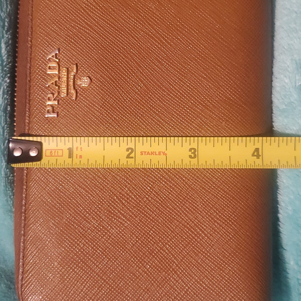*AUTHENTC PRADA WALLET - Picture 5 of 17